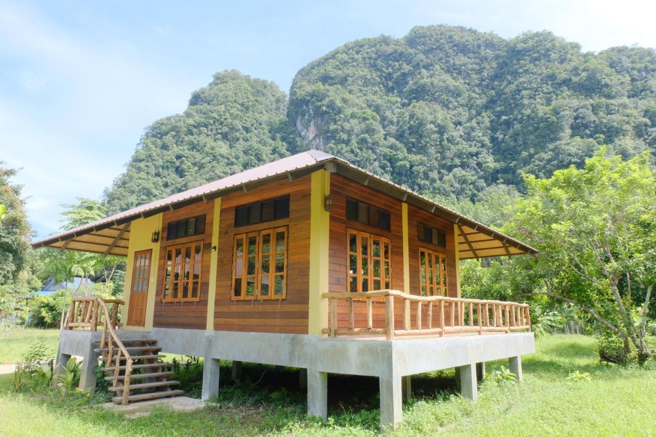 Monkey Mansion - Jungalows & Tours Khao Sok National Park Exteriör bild