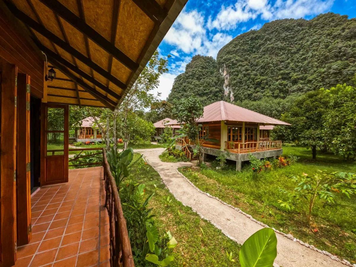 Monkey Mansion - Jungalows & Tours Khao Sok National Park Exteriör bild